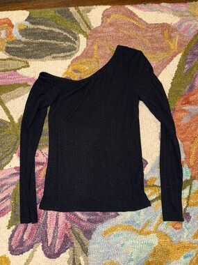 Z Supply Asymmetrical One-Shoulder Black Ribbed Long Sleeve Top